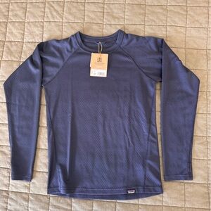 Patagonia Kids Long Sleeve Capeline Mid Weight Crew Top in Navy Blue Medium 10yr